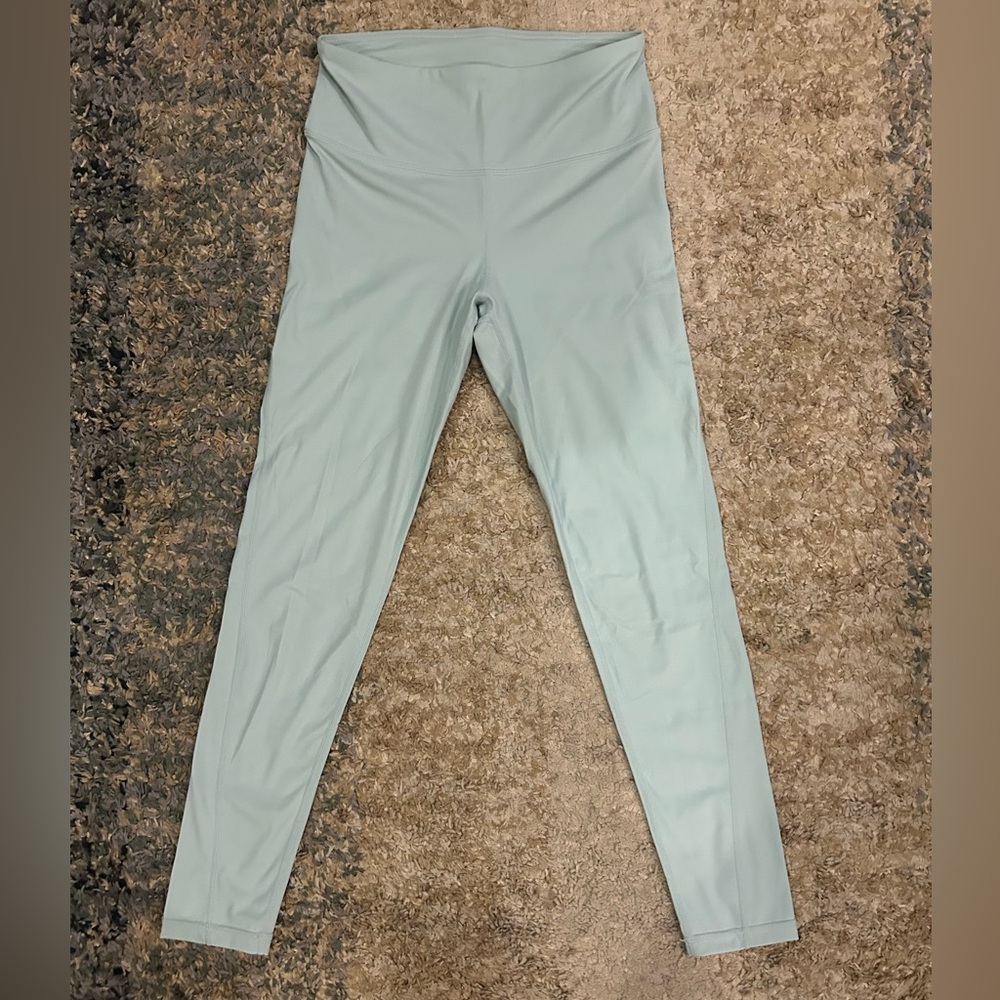 MONO B LEGGINGS!
- light sky blue
- size medium
- full length